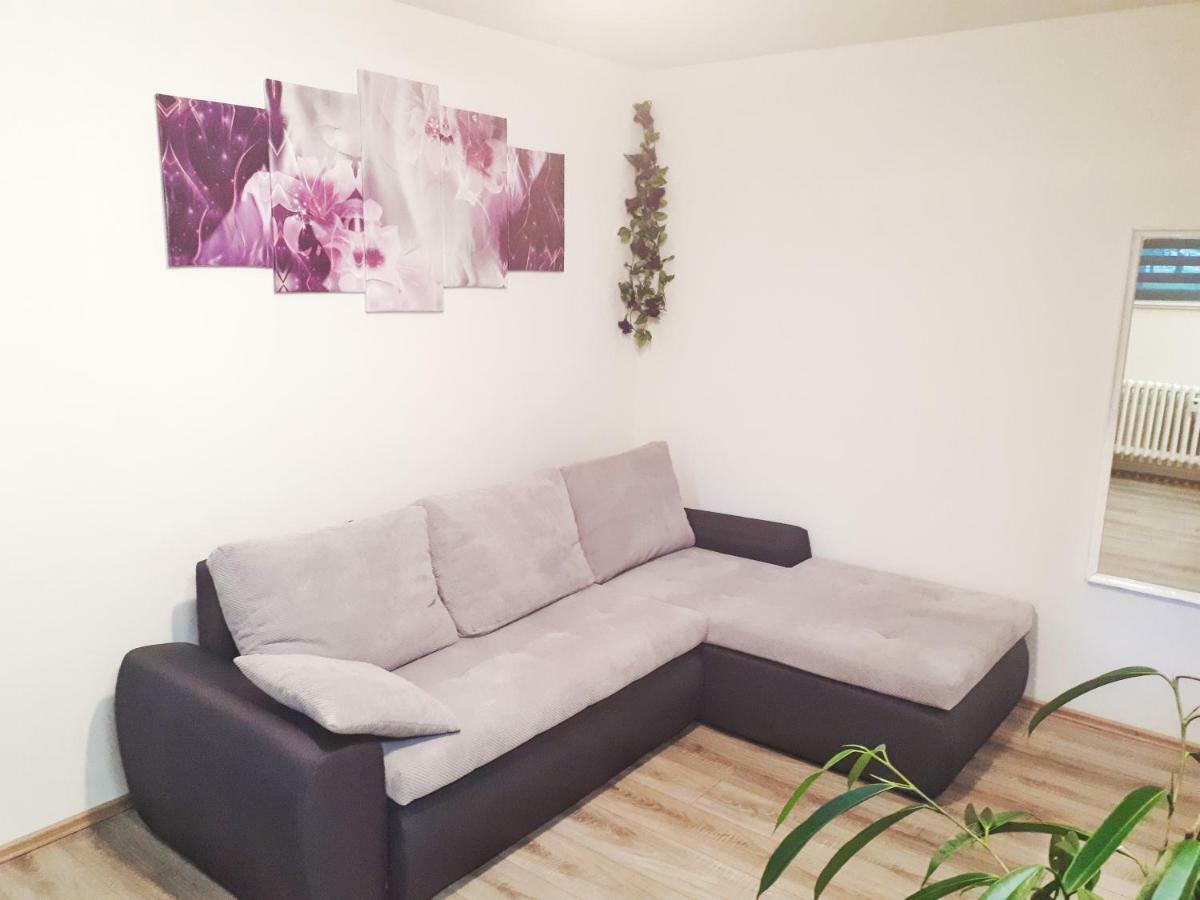 New Zagreb - Purple Apartment Екстер'єр фото